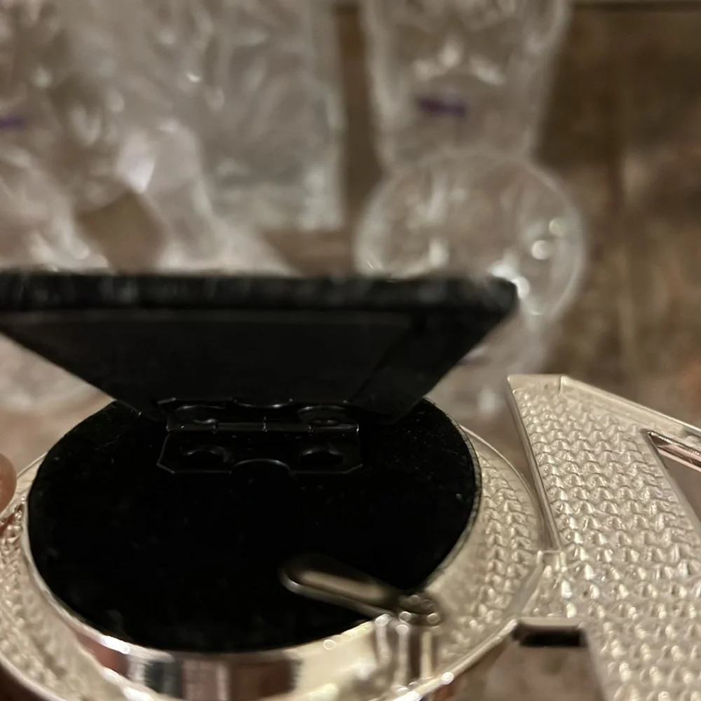 NWOT “40” Rhinestone Picture Frame